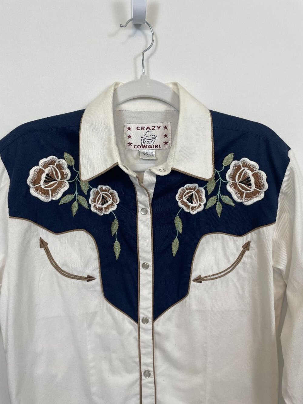 Crazy Cowgirl Embroidered Roses Western Pearl Snap Shirt Size: M